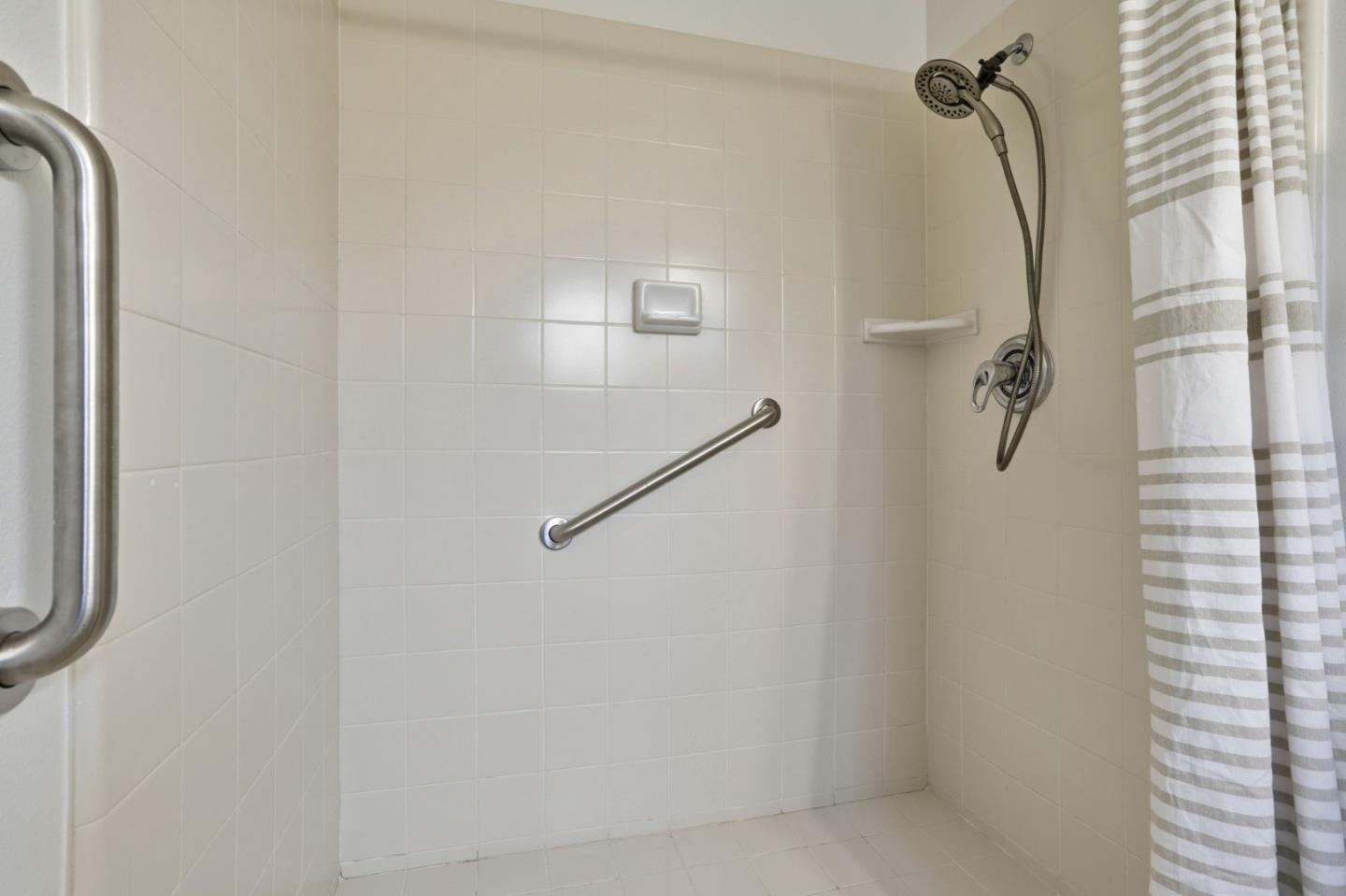 Detail Gallery Image 31 of 38 For 2119 Burr Ct, Santa Cruz,  CA 95062 - 3 Beds | 2 Baths