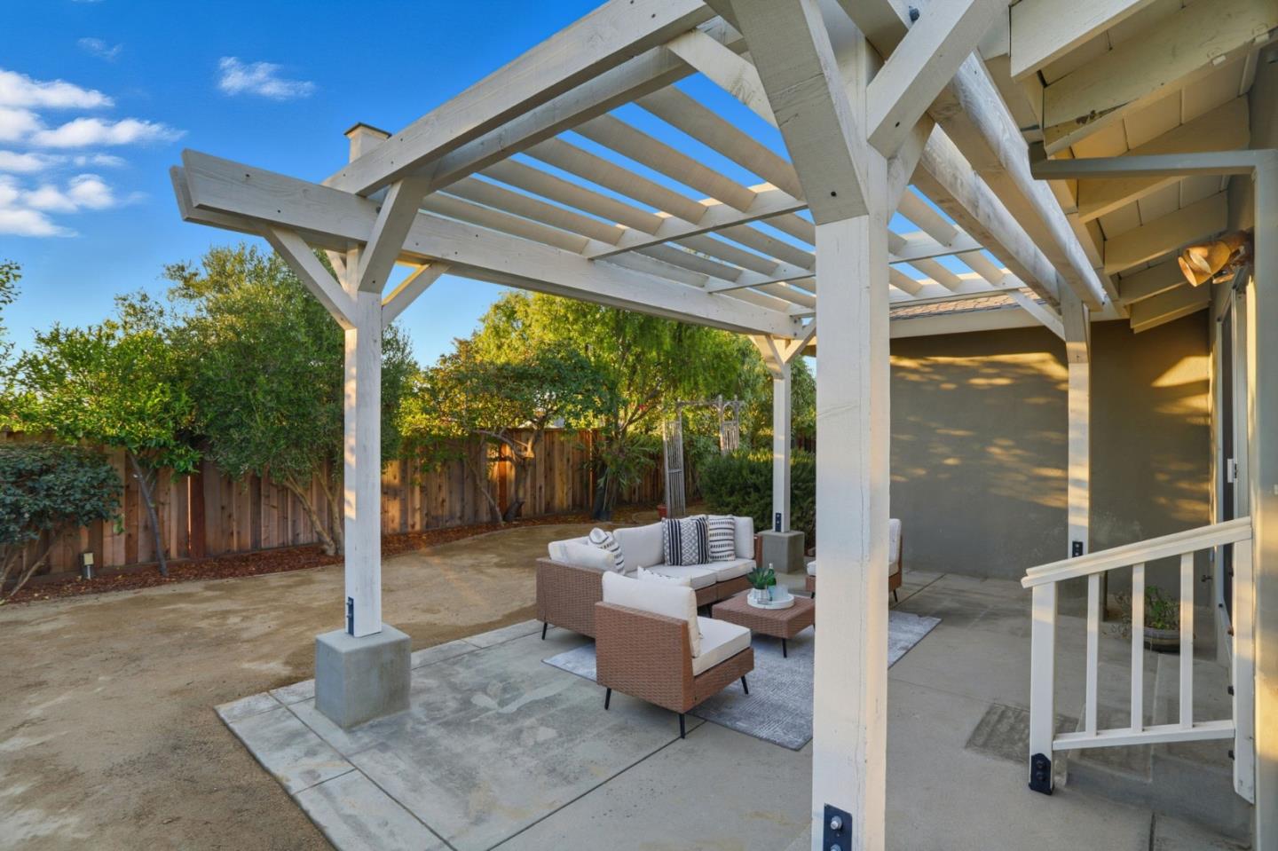 Detail Gallery Image 32 of 38 For 2119 Burr Ct, Santa Cruz,  CA 95062 - 3 Beds | 2 Baths