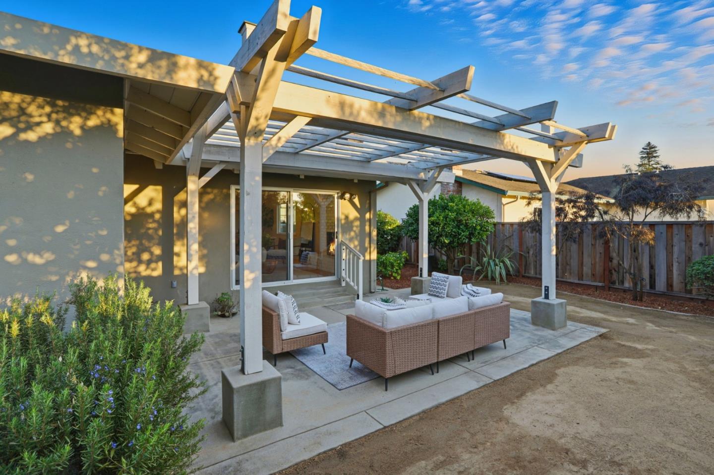 Detail Gallery Image 35 of 38 For 2119 Burr Ct, Santa Cruz,  CA 95062 - 3 Beds | 2 Baths