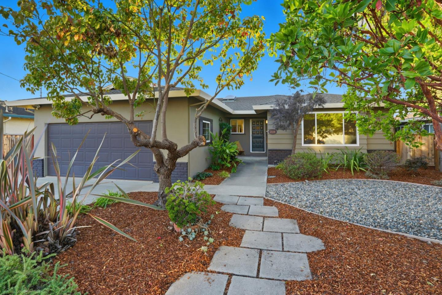 Detail Gallery Image 5 of 38 For 2119 Burr Ct, Santa Cruz,  CA 95062 - 3 Beds | 2 Baths