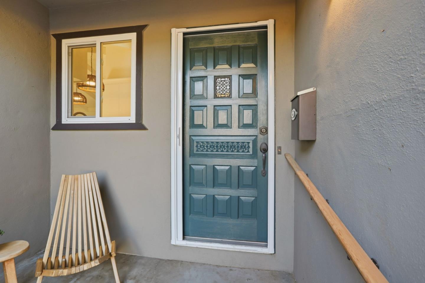 Detail Gallery Image 6 of 38 For 2119 Burr Ct, Santa Cruz,  CA 95062 - 3 Beds | 2 Baths