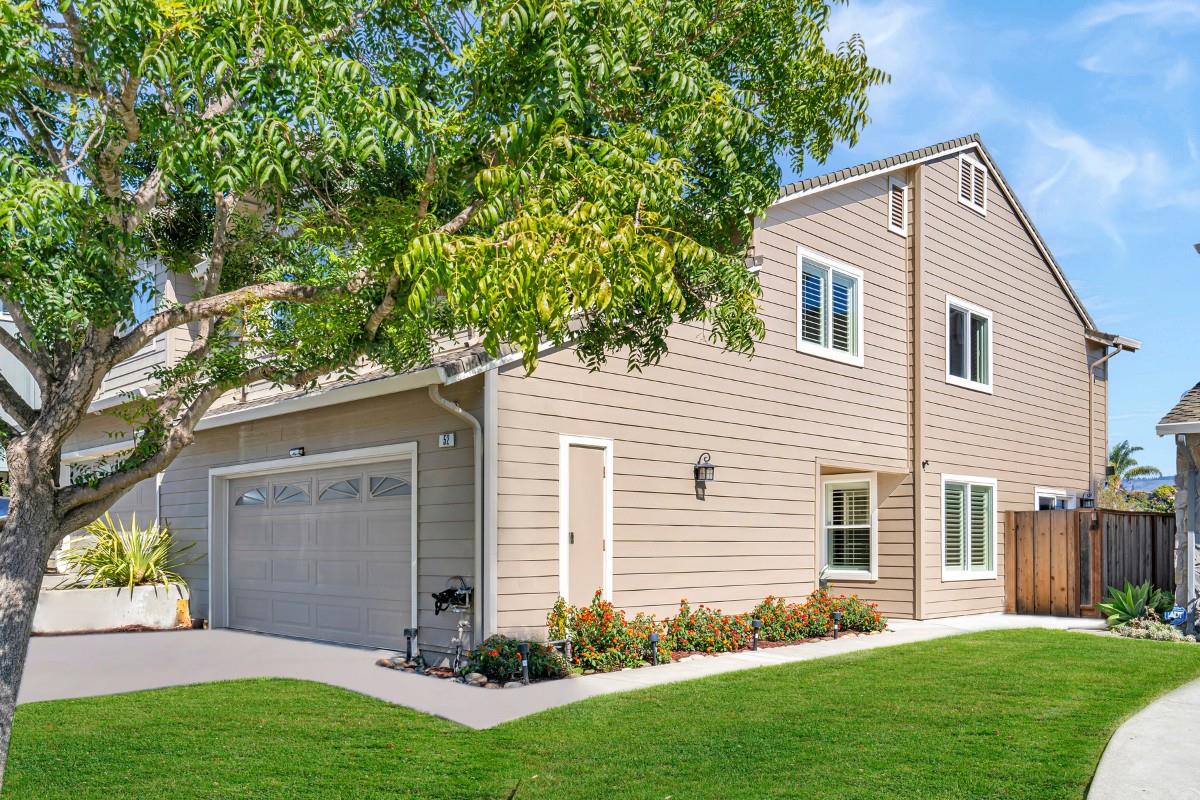 Detail Gallery Image 2 of 29 For 52 Winding Way, Watsonville,  CA 95076 - 4 Beds | 2/1 Baths