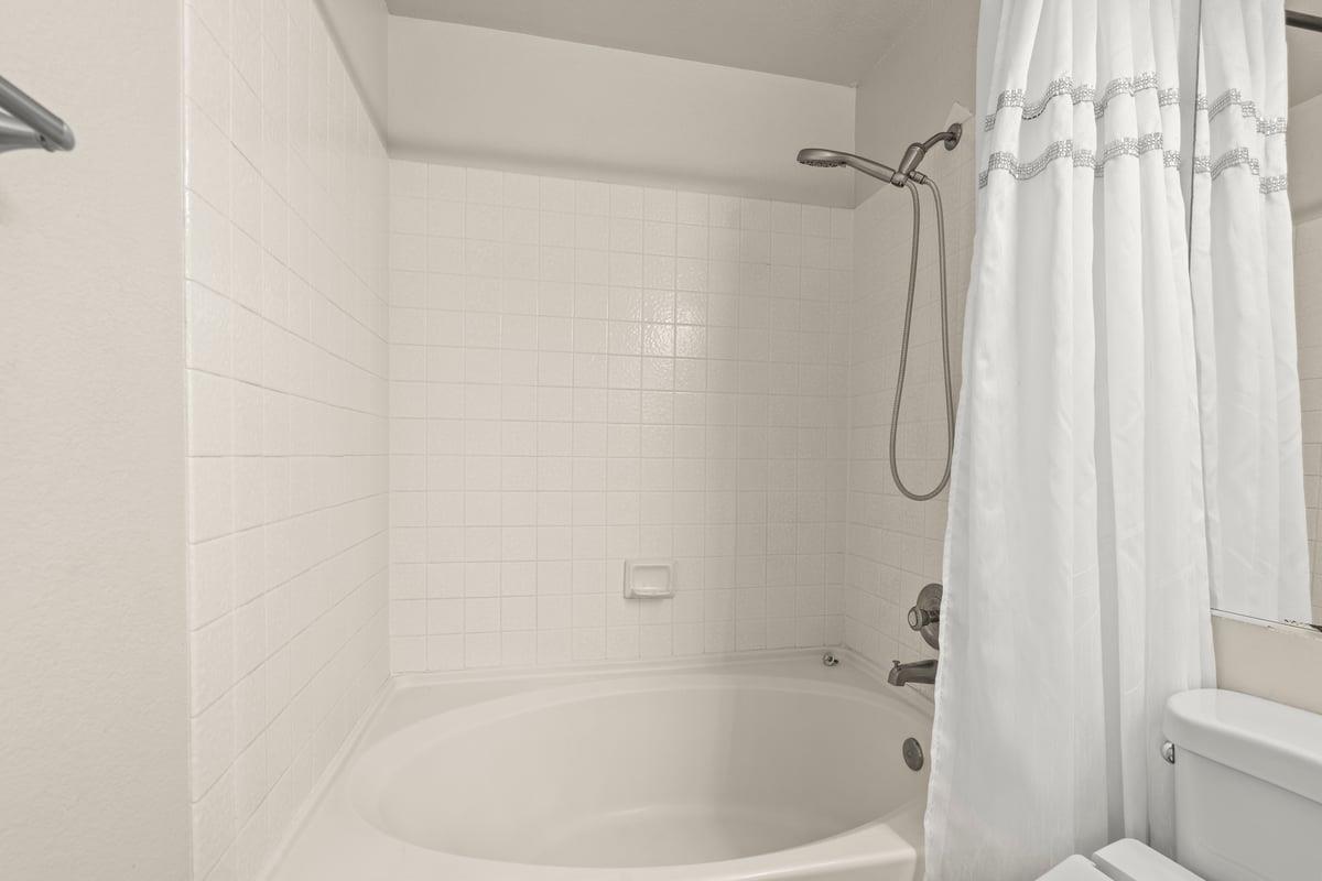 Detail Gallery Image 20 of 29 For 52 Winding Way, Watsonville,  CA 95076 - 4 Beds | 2/1 Baths