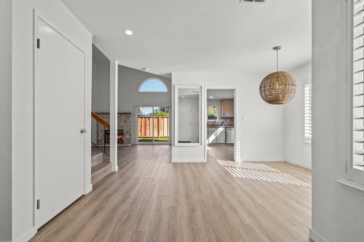 Detail Gallery Image 4 of 29 For 52 Winding Way, Watsonville,  CA 95076 - 4 Beds | 2/1 Baths