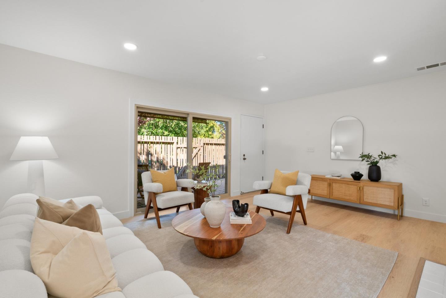 Detail Gallery Image 12 of 34 For 248 E Red Oak Dr a,  Sunnyvale,  CA 94086 - 2 Beds | 1 Baths