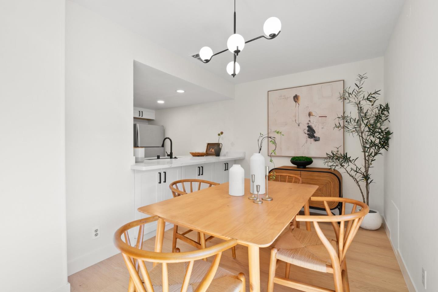 Detail Gallery Image 15 of 34 For 248 E Red Oak Dr a,  Sunnyvale,  CA 94086 - 2 Beds | 1 Baths