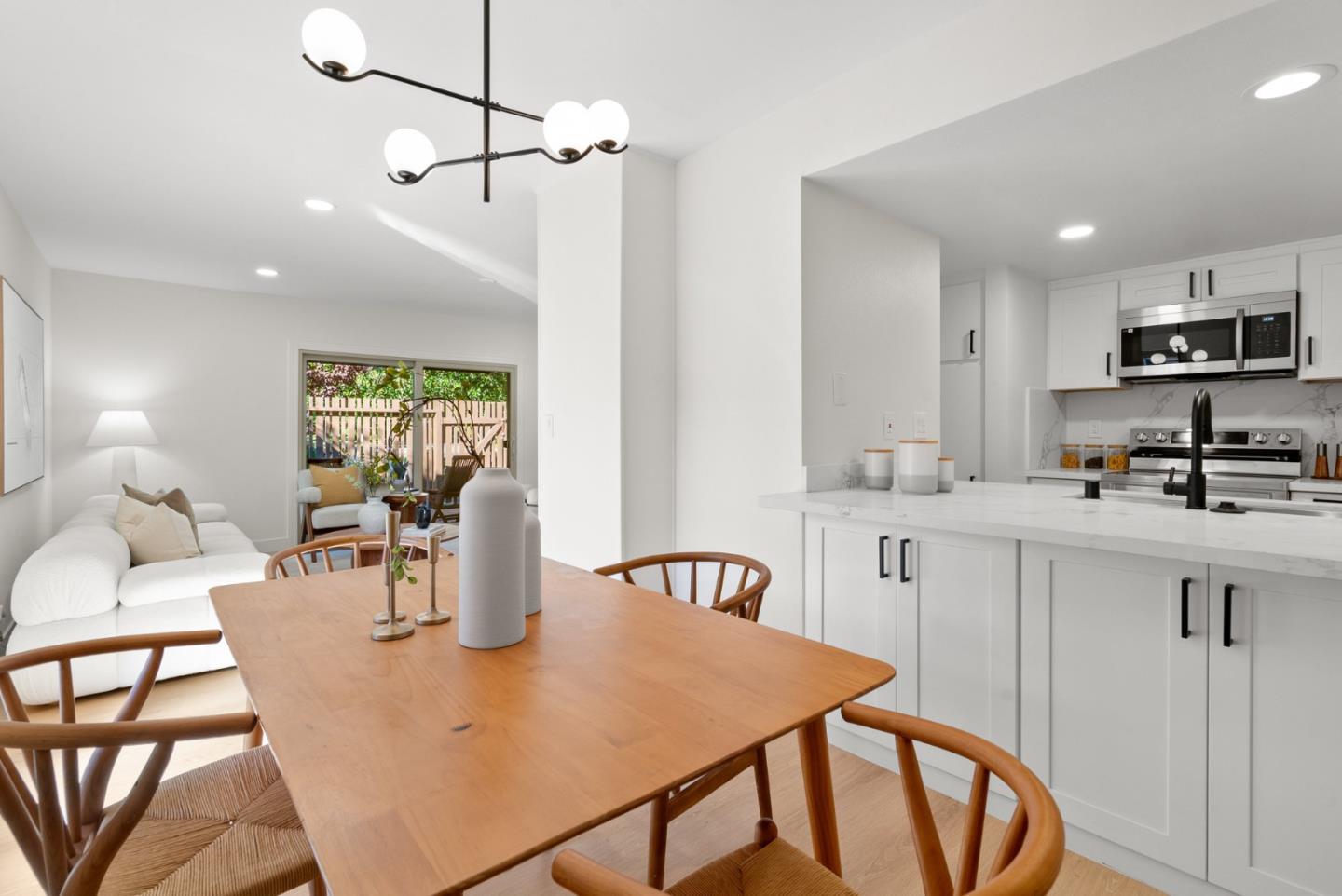 Detail Gallery Image 17 of 34 For 248 E Red Oak Dr a,  Sunnyvale,  CA 94086 - 2 Beds | 1 Baths