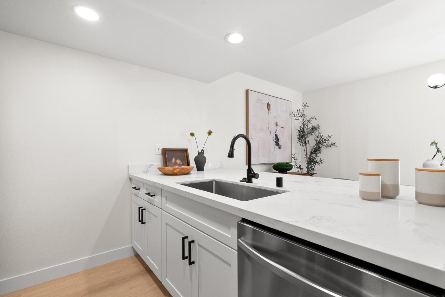 Detail Gallery Image 21 of 34 For 248 E Red Oak Dr a,  Sunnyvale,  CA 94086 - 2 Beds | 1 Baths