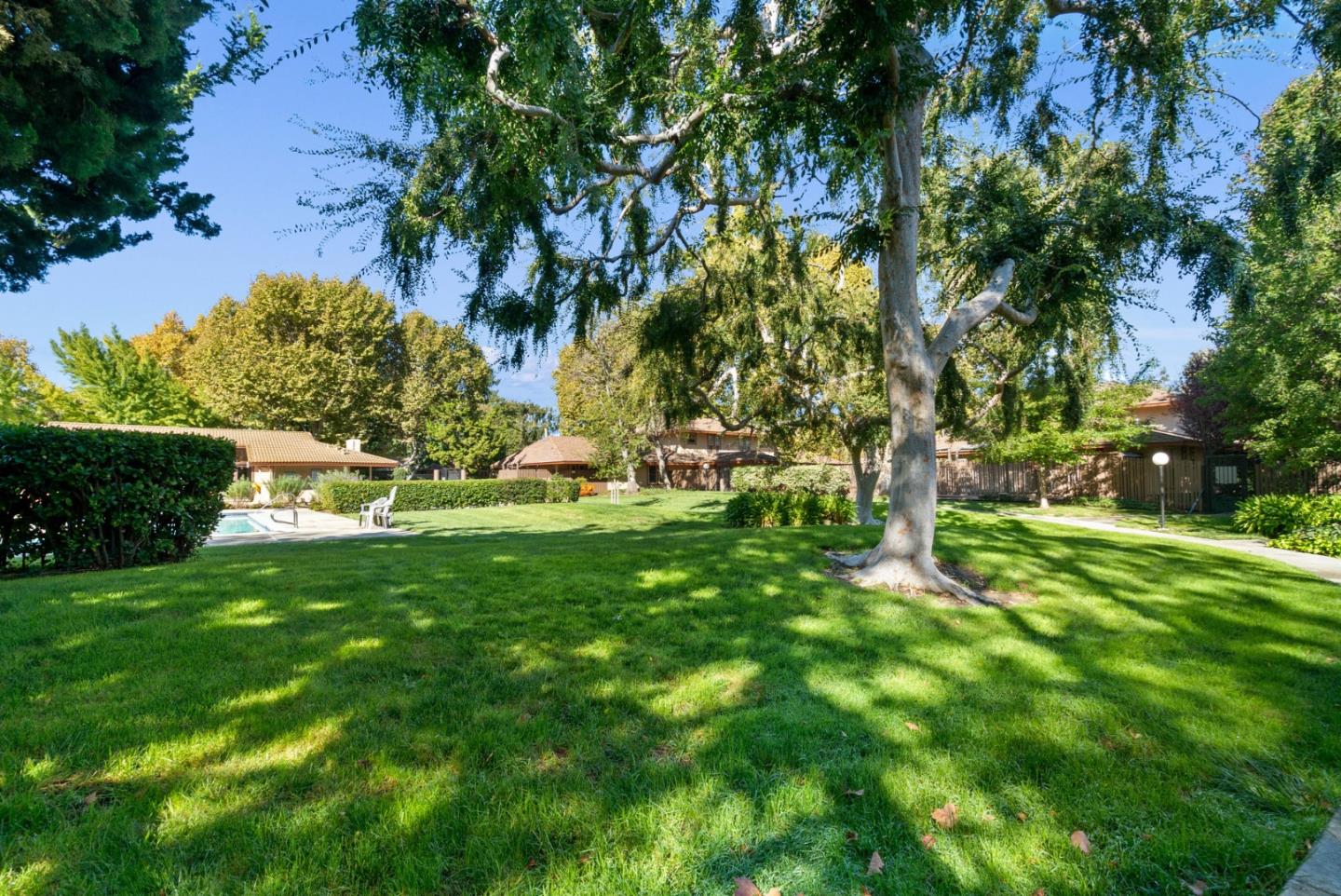 Detail Gallery Image 32 of 34 For 248 E Red Oak Dr a,  Sunnyvale,  CA 94086 - 2 Beds | 1 Baths