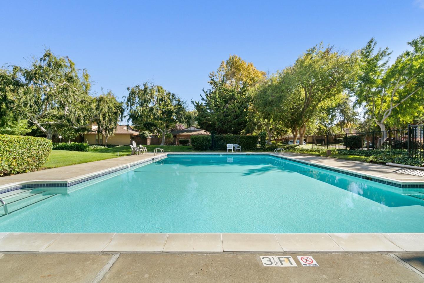 Detail Gallery Image 33 of 34 For 248 E Red Oak Dr a,  Sunnyvale,  CA 94086 - 2 Beds | 1 Baths