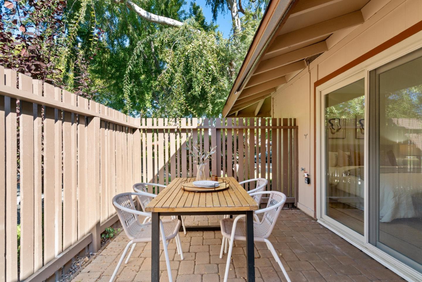Detail Gallery Image 5 of 34 For 248 E Red Oak Dr a,  Sunnyvale,  CA 94086 - 2 Beds | 1 Baths