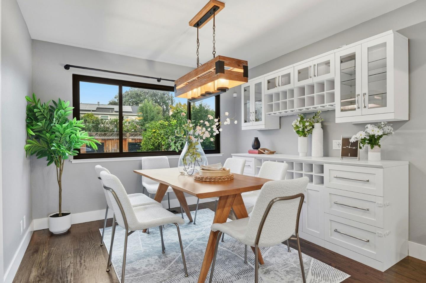 Detail Gallery Image 12 of 43 For 809 Midvale Ln, San Jose,  CA 95136 - 5 Beds | 2/1 Baths