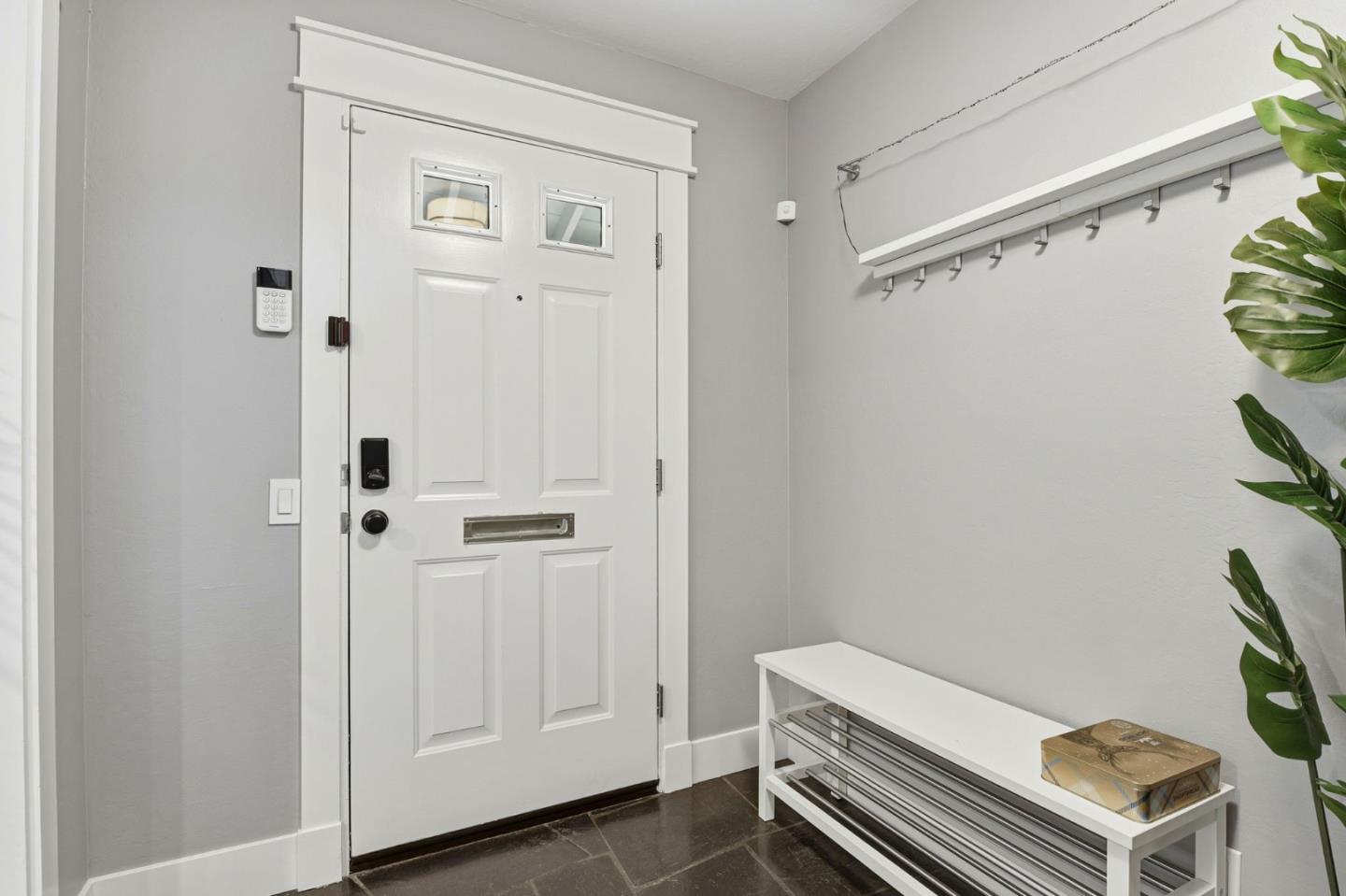 Detail Gallery Image 3 of 43 For 809 Midvale Ln, San Jose,  CA 95136 - 5 Beds | 2/1 Baths