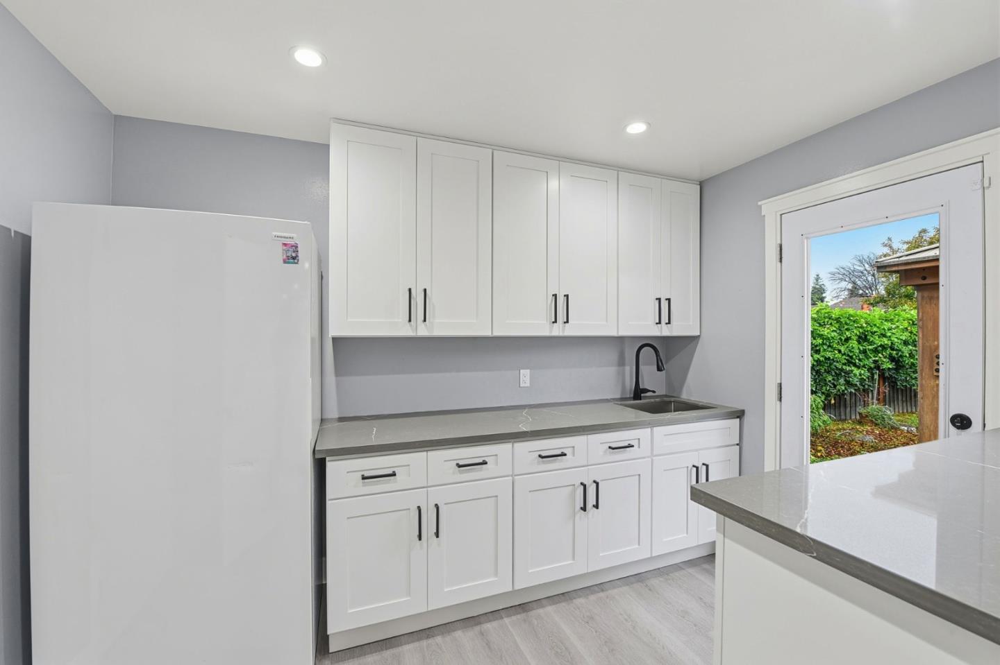 Detail Gallery Image 31 of 43 For 809 Midvale Ln, San Jose,  CA 95136 - 5 Beds | 2/1 Baths