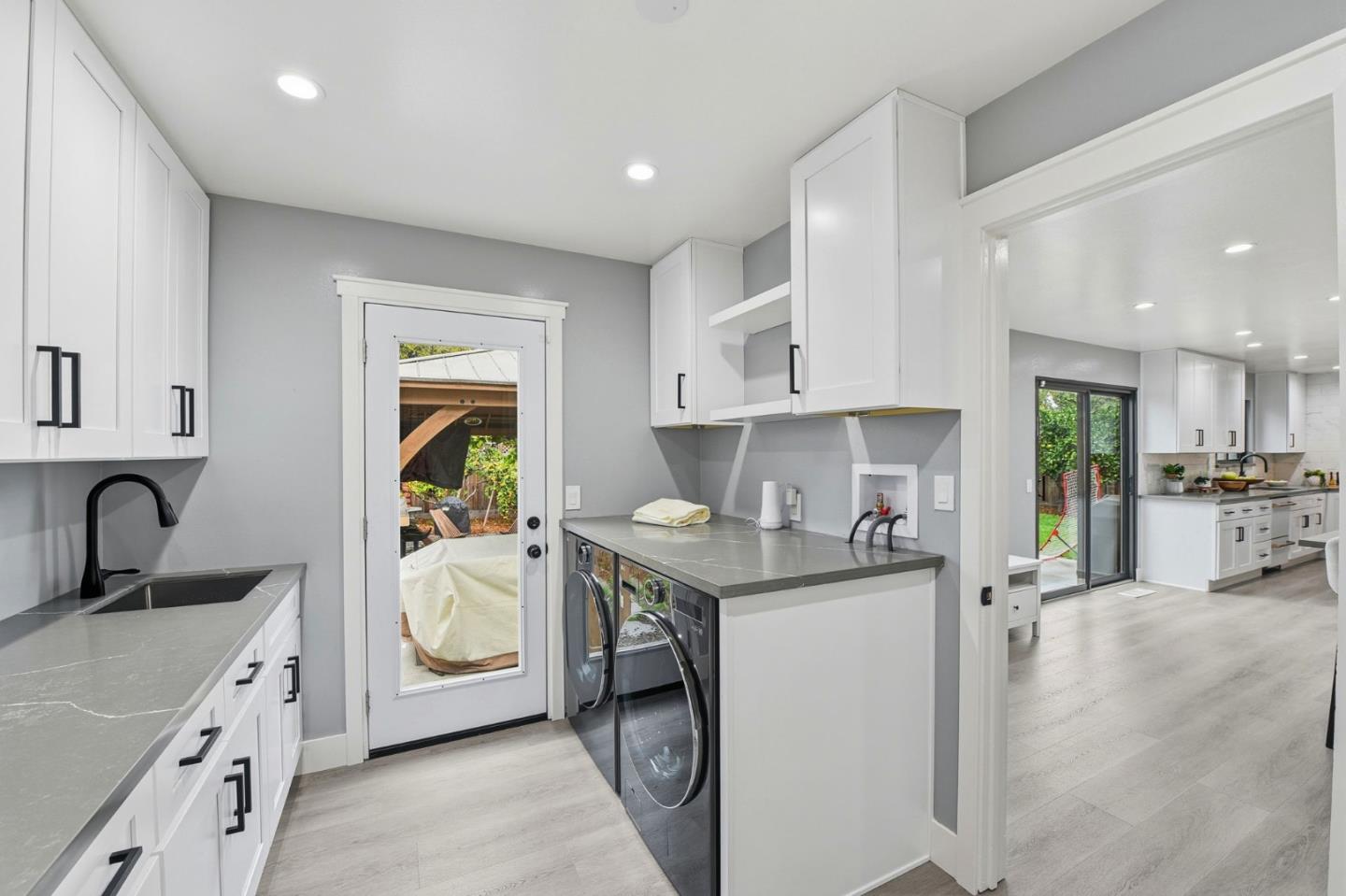 Detail Gallery Image 32 of 43 For 809 Midvale Ln, San Jose,  CA 95136 - 5 Beds | 2/1 Baths