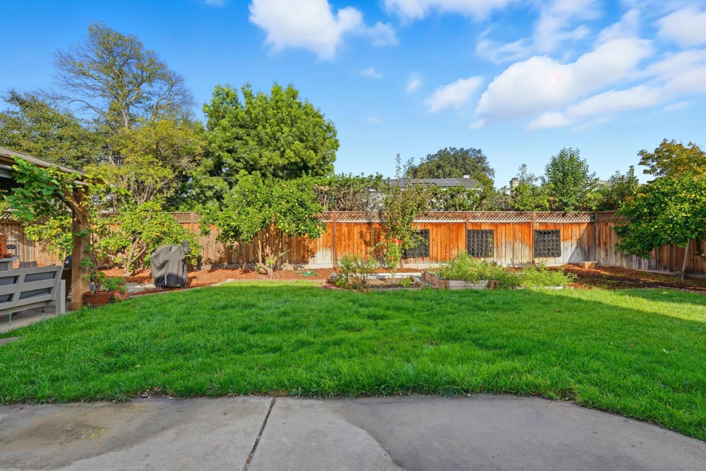 Detail Gallery Image 33 of 43 For 809 Midvale Ln, San Jose,  CA 95136 - 5 Beds | 2/1 Baths