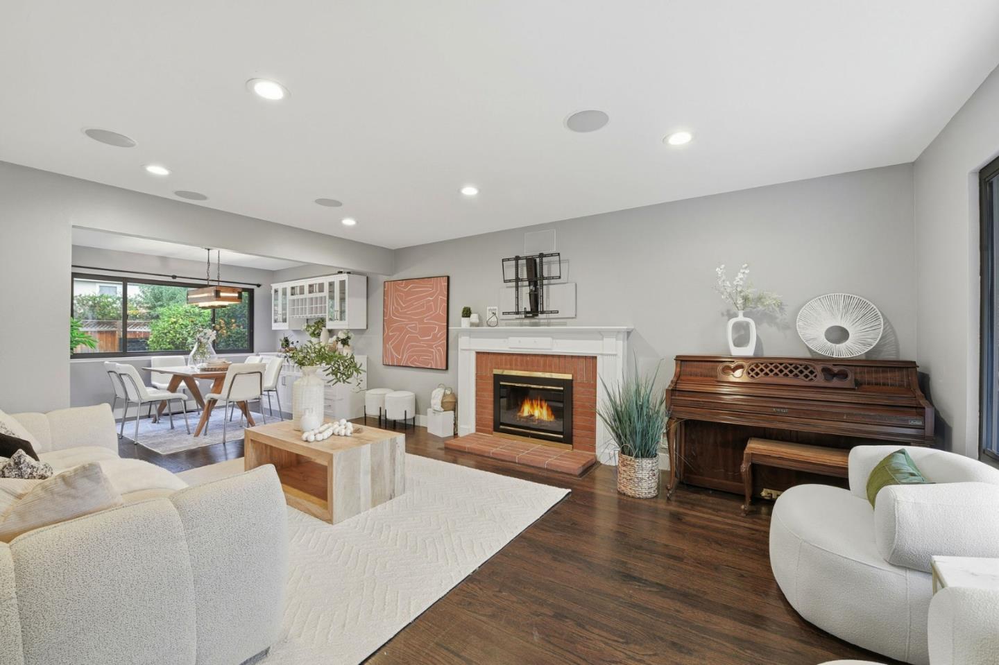 Detail Gallery Image 4 of 43 For 809 Midvale Ln, San Jose,  CA 95136 - 5 Beds | 2/1 Baths