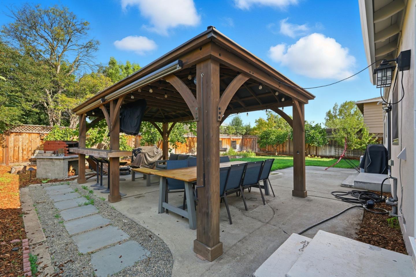 Detail Gallery Image 40 of 43 For 809 Midvale Ln, San Jose,  CA 95136 - 5 Beds | 2/1 Baths