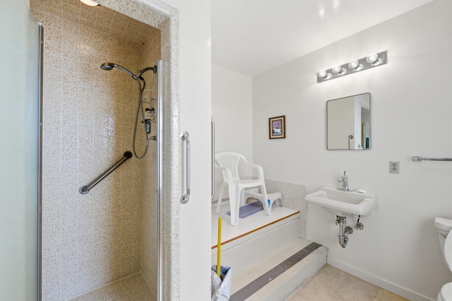 Detail Gallery Image 63 of 77 For 3900 Balboa St, San Francisco,  CA 94121 - 8 Beds | 8 Baths