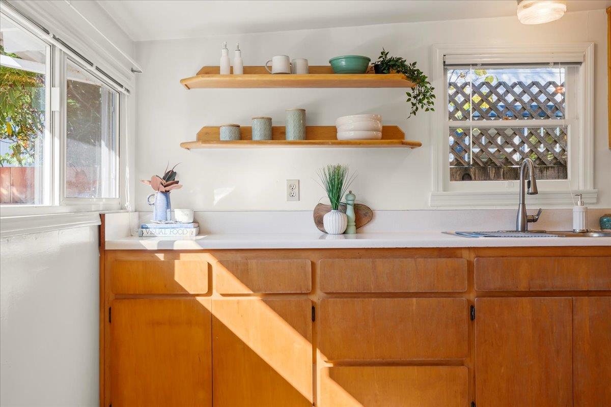 Detail Gallery Image 14 of 39 For 207 2nd Ave, Santa Cruz,  CA 95062 - 2 Beds | 2 Baths