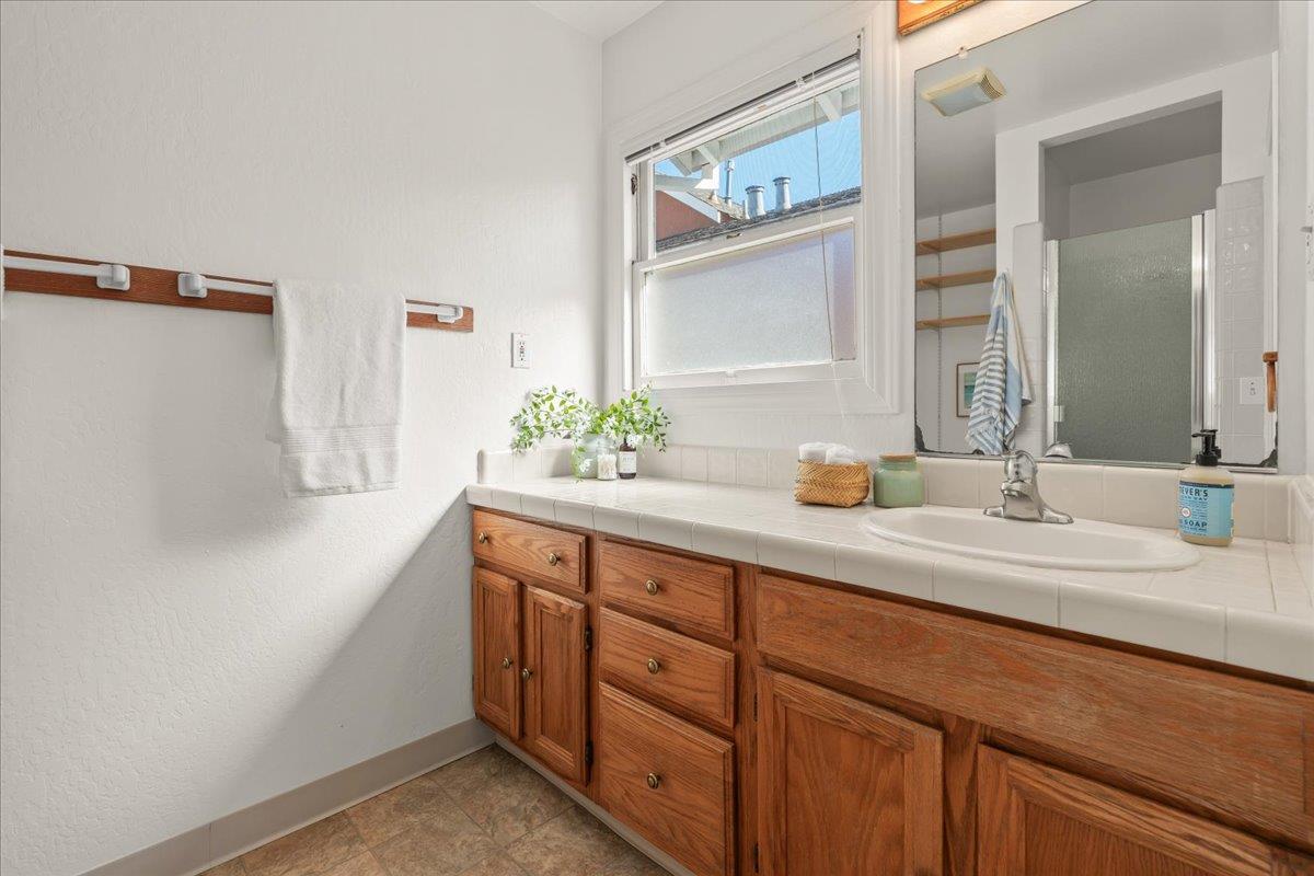 Detail Gallery Image 20 of 39 For 207 2nd Ave, Santa Cruz,  CA 95062 - 2 Beds | 2 Baths