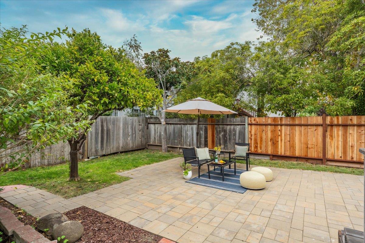 Detail Gallery Image 25 of 39 For 207 2nd Ave, Santa Cruz,  CA 95062 - 2 Beds | 2 Baths