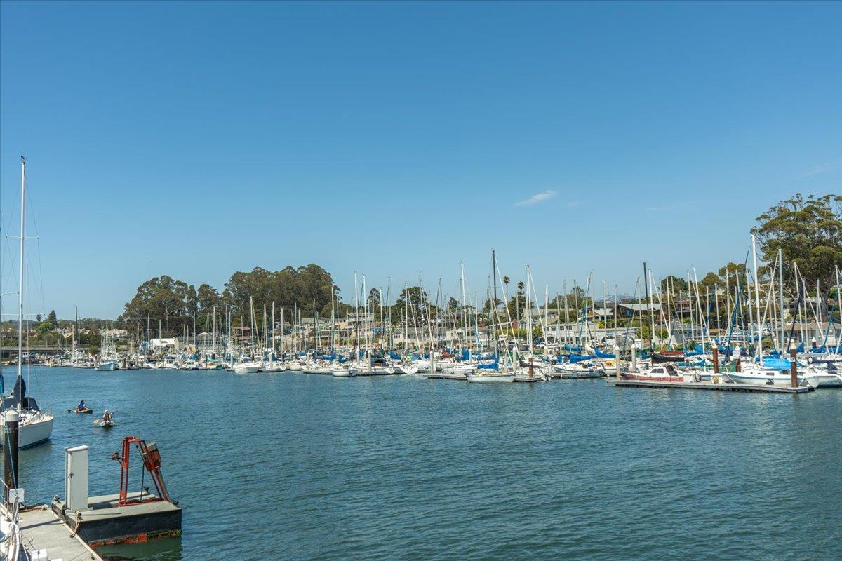 Detail Gallery Image 34 of 39 For 207 2nd Ave, Santa Cruz,  CA 95062 - 2 Beds | 2 Baths