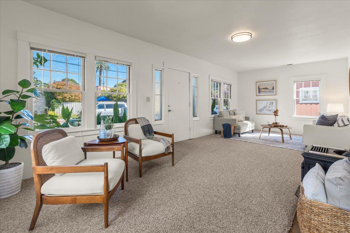 Detail Gallery Image 7 of 39 For 207 2nd Ave, Santa Cruz,  CA 95062 - 2 Beds | 2 Baths