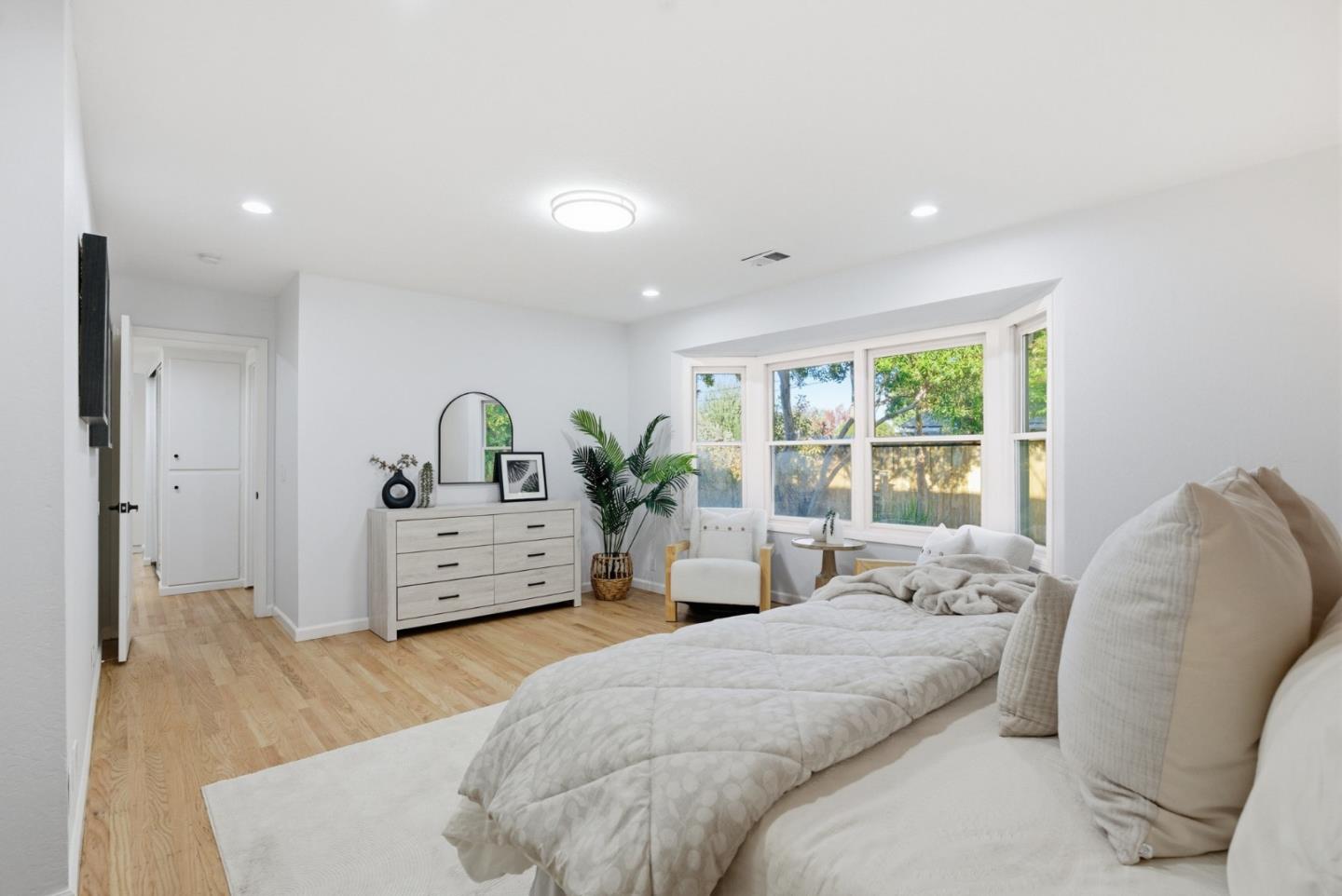 Detail Gallery Image 23 of 44 For 10390 N Blaney Ave, Cupertino,  CA 95014 - 3 Beds | 3 Baths