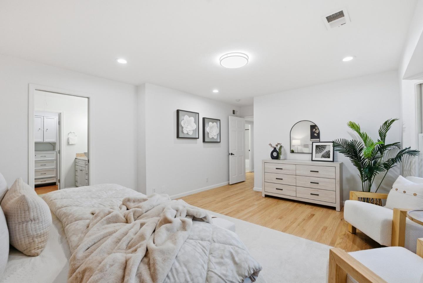 Detail Gallery Image 24 of 44 For 10390 N Blaney Ave, Cupertino,  CA 95014 - 3 Beds | 3 Baths