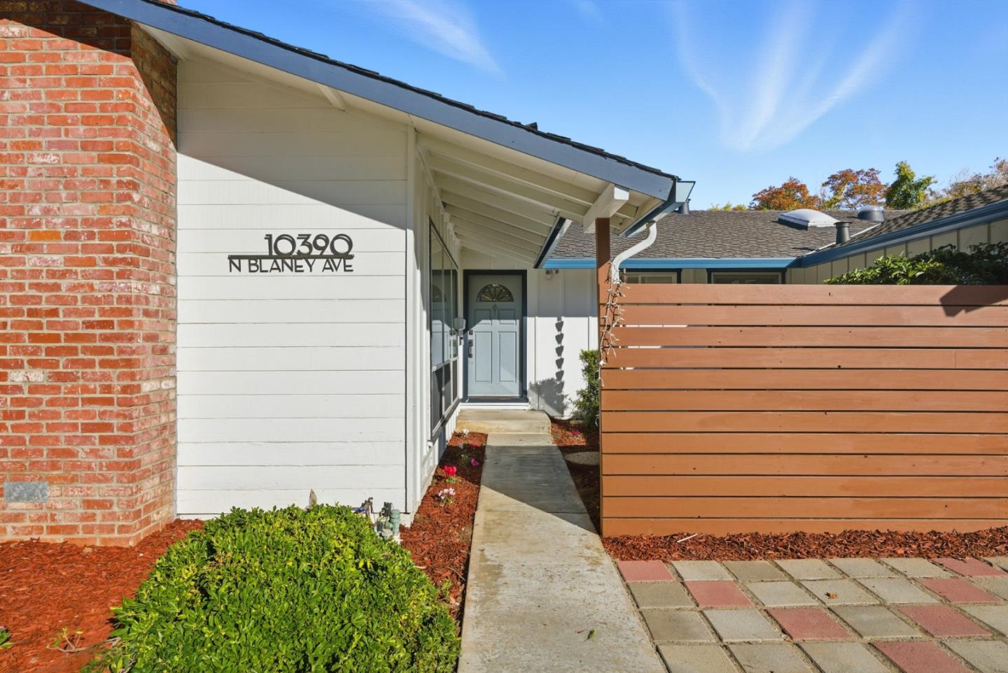 Detail Gallery Image 5 of 44 For 10390 N Blaney Ave, Cupertino,  CA 95014 - 3 Beds | 3 Baths