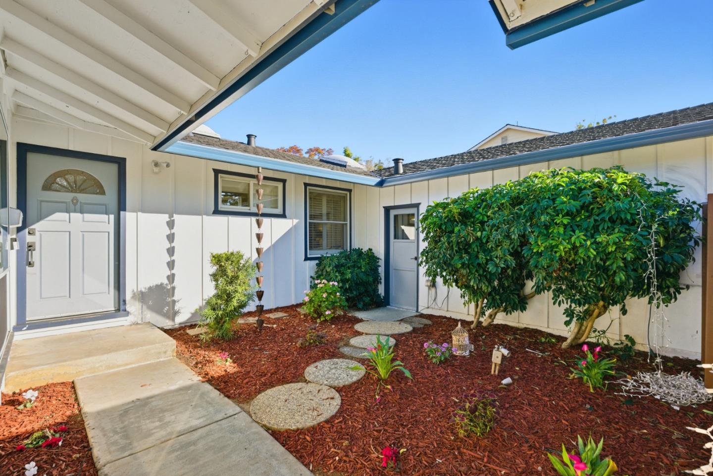 Detail Gallery Image 6 of 44 For 10390 N Blaney Ave, Cupertino,  CA 95014 - 3 Beds | 3 Baths