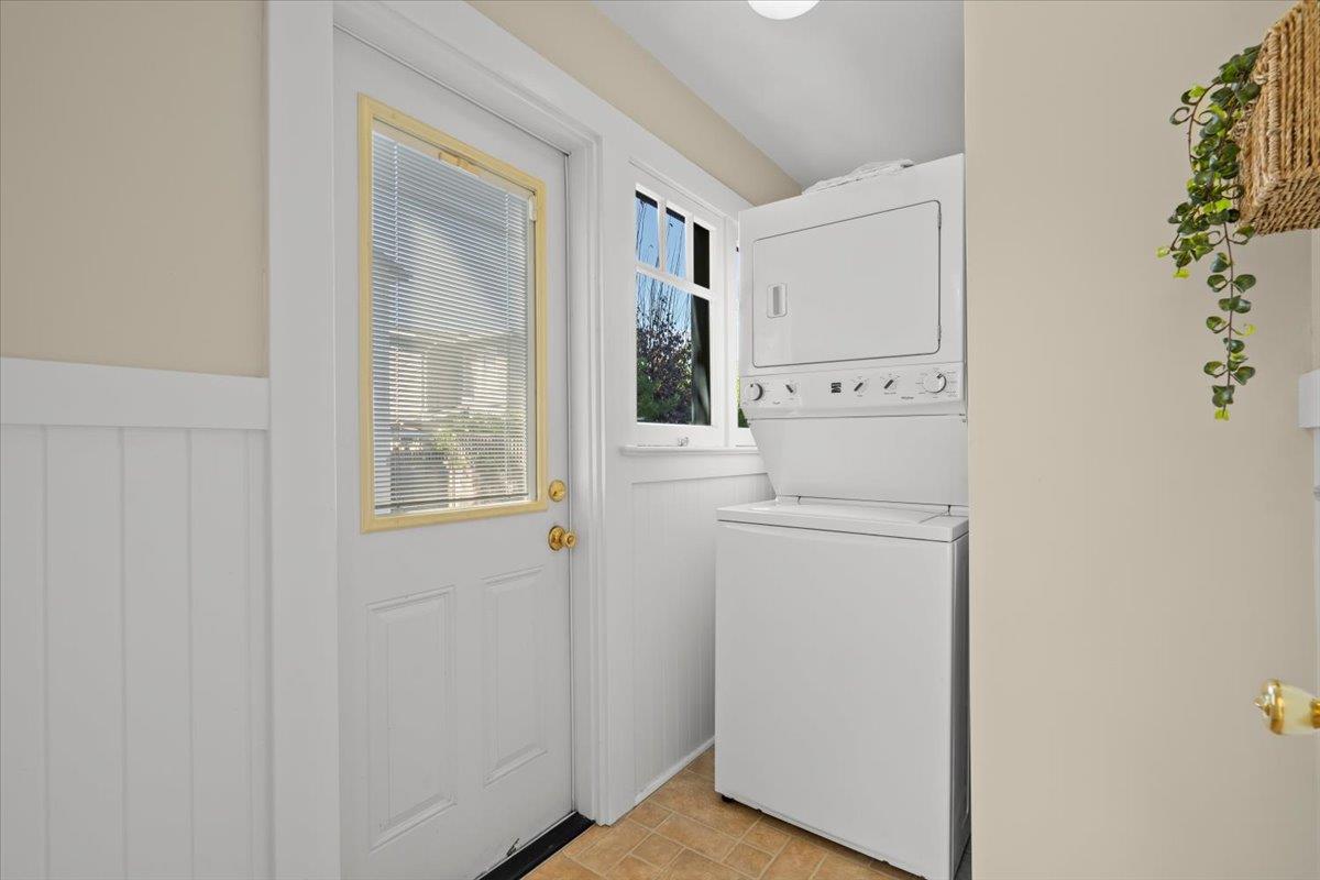 Detail Gallery Image 16 of 44 For 211 2nd Ave, Santa Cruz,  CA 95062 - 3 Beds | 1/1 Baths