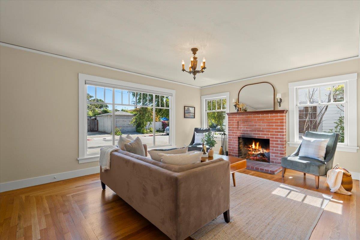 Detail Gallery Image 6 of 44 For 211 2nd Ave, Santa Cruz,  CA 95062 - 3 Beds | 1/1 Baths