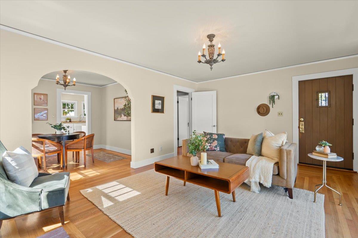 Detail Gallery Image 8 of 44 For 211 2nd Ave, Santa Cruz,  CA 95062 - 3 Beds | 1/1 Baths