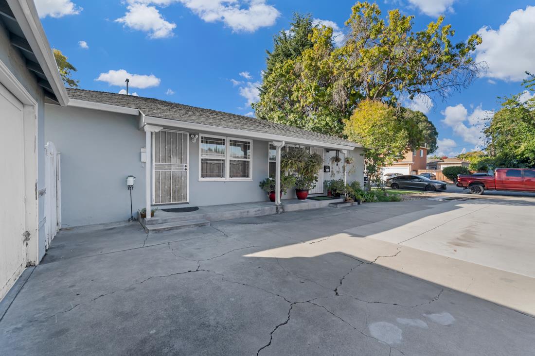 Detail Gallery Image 10 of 39 For 980 Princess Anne Dr, San Jose,  CA 95128 - – Beds | – Baths