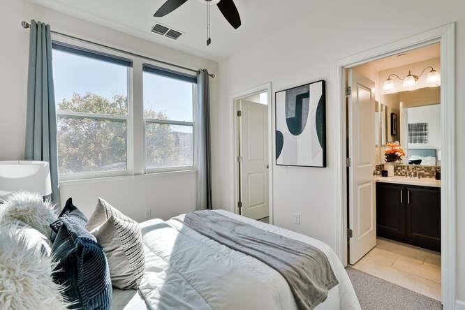 Detail Gallery Image 19 of 30 For 2045 Atlas Loop, Mountain View,  CA 94043 - 2 Beds | 2/1 Baths