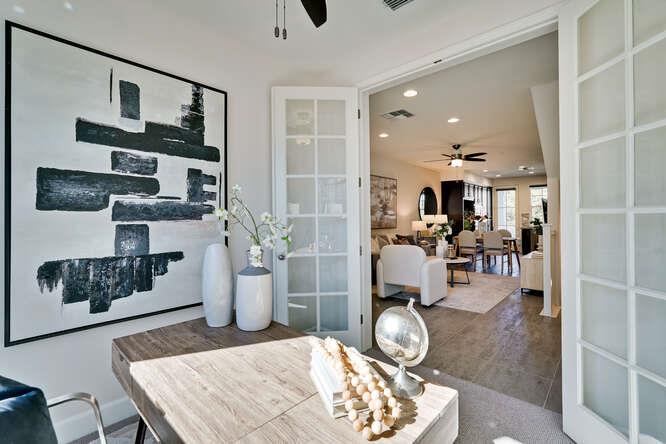 Detail Gallery Image 23 of 30 For 2045 Atlas Loop, Mountain View,  CA 94043 - 2 Beds | 2/1 Baths