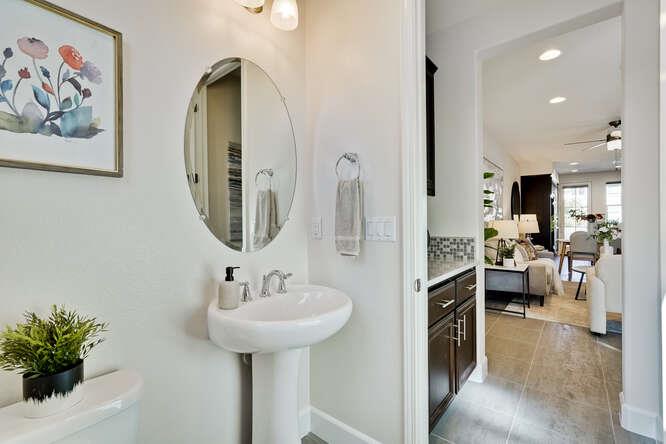 Detail Gallery Image 24 of 30 For 2045 Atlas Loop, Mountain View,  CA 94043 - 2 Beds | 2/1 Baths