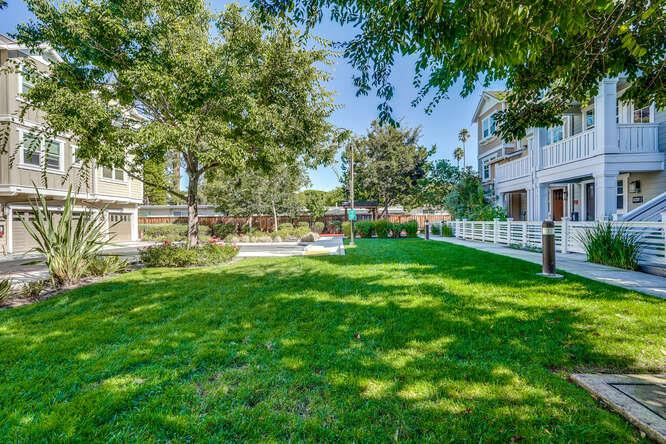 Detail Gallery Image 29 of 30 For 2045 Atlas Loop, Mountain View,  CA 94043 - 2 Beds | 2/1 Baths