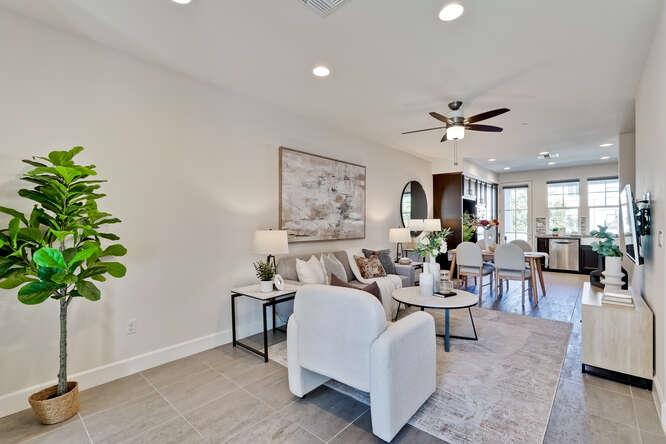 Detail Gallery Image 8 of 30 For 2045 Atlas Loop, Mountain View,  CA 94043 - 2 Beds | 2/1 Baths