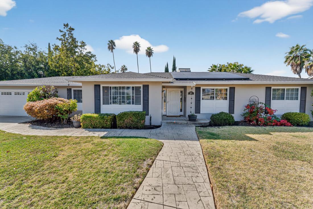 Detail Gallery Image 3 of 34 For 1110 California Ave, Dos Palos,  CA 93620 - 3 Beds | 1/1 Baths