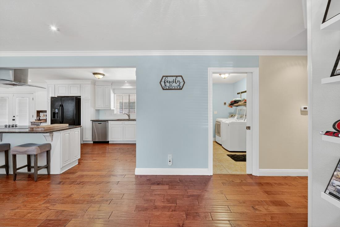 Detail Gallery Image 4 of 34 For 1110 California Ave, Dos Palos,  CA 93620 - 3 Beds | 1/1 Baths