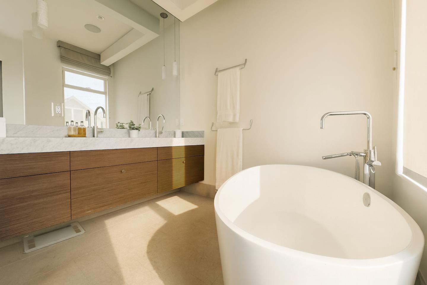 Detail Gallery Image 11 of 36 For 2001 19th St, San Francisco,  CA 94107 - 4 Beds | 4 Baths