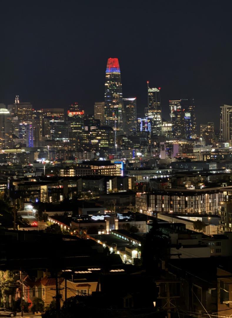 Detail Gallery Image 2 of 36 For 2001 19th St, San Francisco,  CA 94107 - 4 Beds | 4 Baths