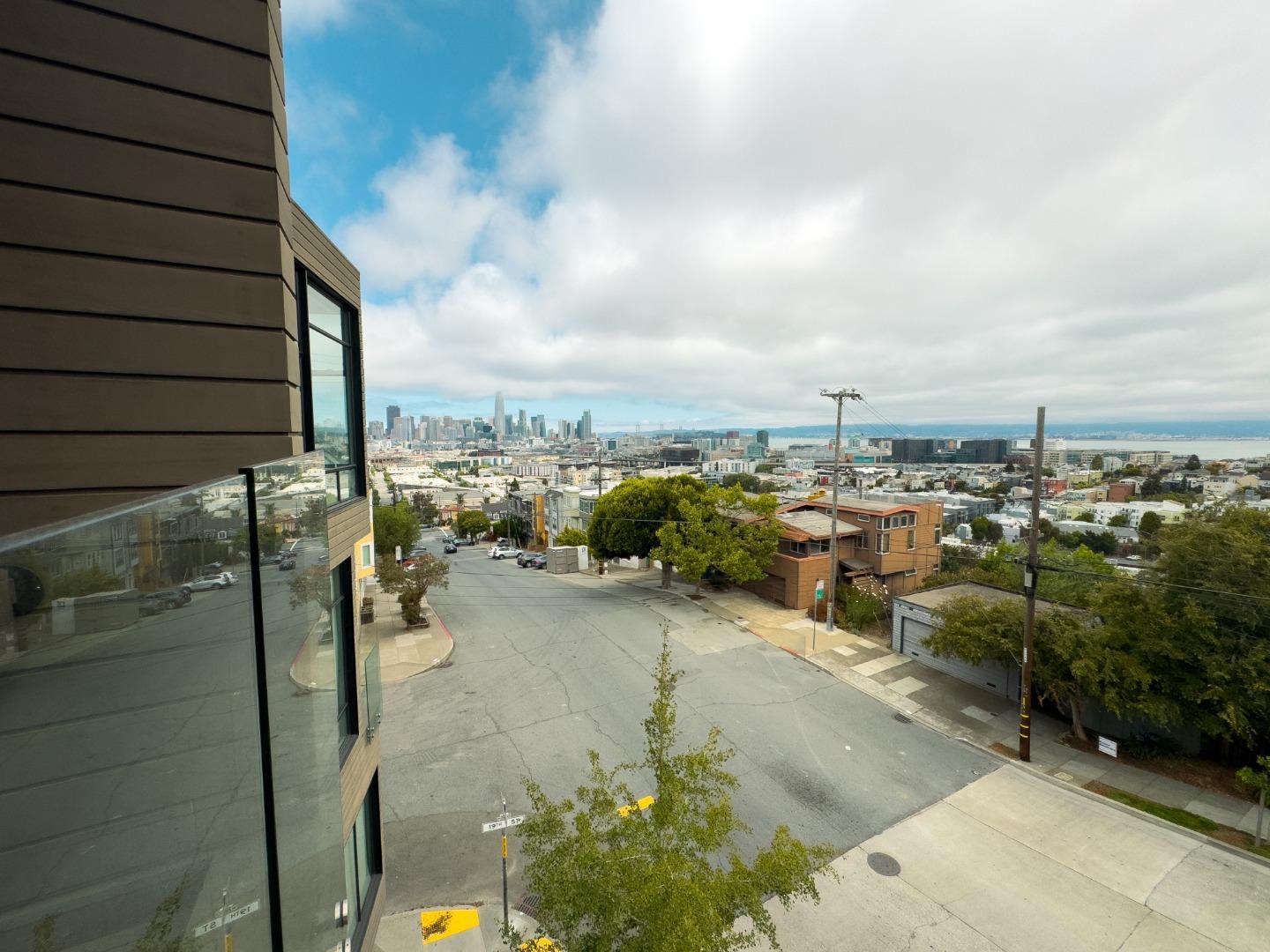 Detail Gallery Image 25 of 36 For 2001 19th St, San Francisco,  CA 94107 - 4 Beds | 4 Baths