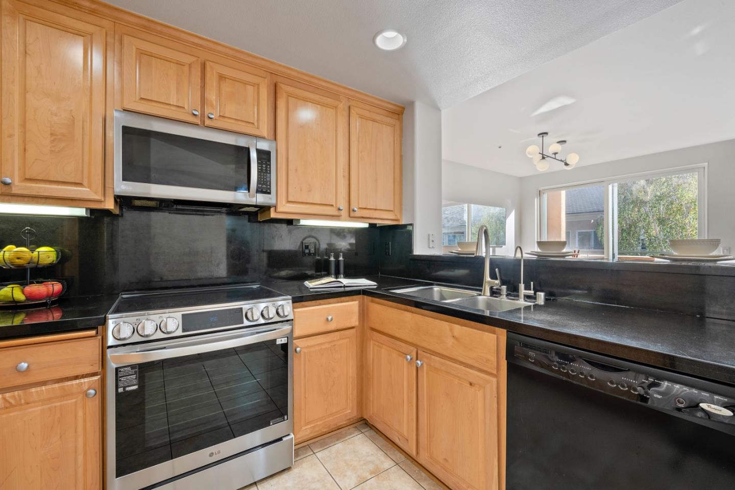 Detail Gallery Image 10 of 47 For 1310 Saddle Rack St #425,  San Jose,  CA 95126 - 2 Beds | 2 Baths