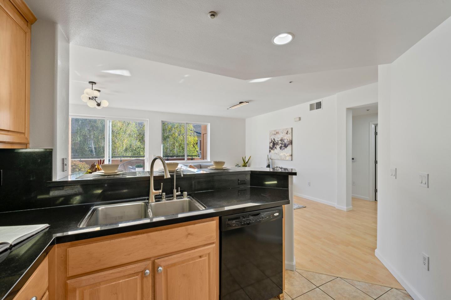 Detail Gallery Image 11 of 47 For 1310 Saddle Rack St #425,  San Jose,  CA 95126 - 2 Beds | 2 Baths