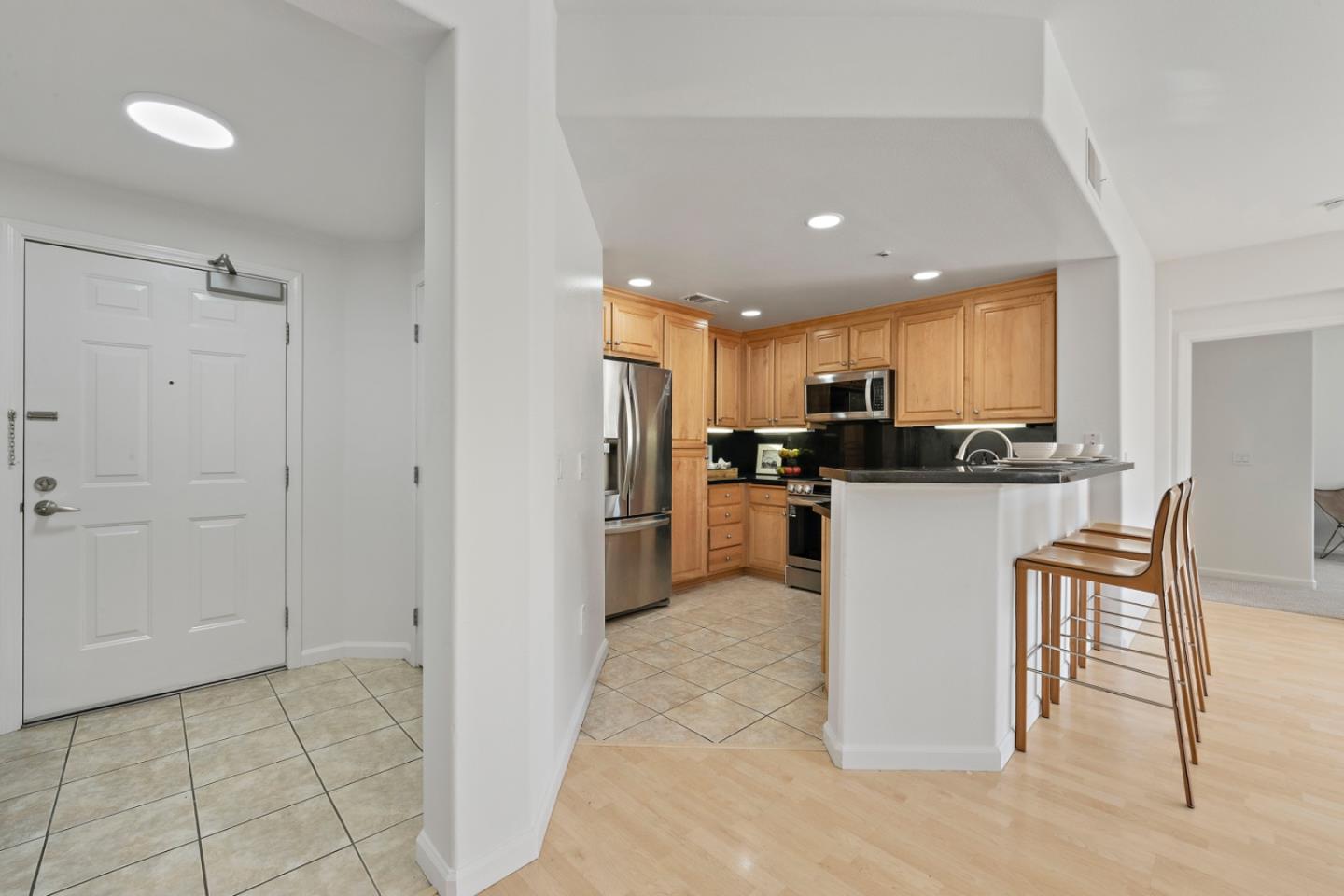 Detail Gallery Image 3 of 47 For 1310 Saddle Rack St #425,  San Jose,  CA 95126 - 2 Beds | 2 Baths