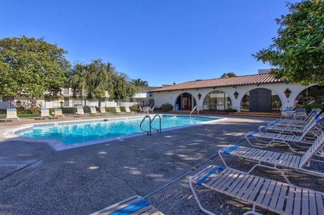 Detail Gallery Image 3 of 31 For 500 Glenwood Cir #125,  Monterey,  CA 93940 - 1 Beds | 1 Baths